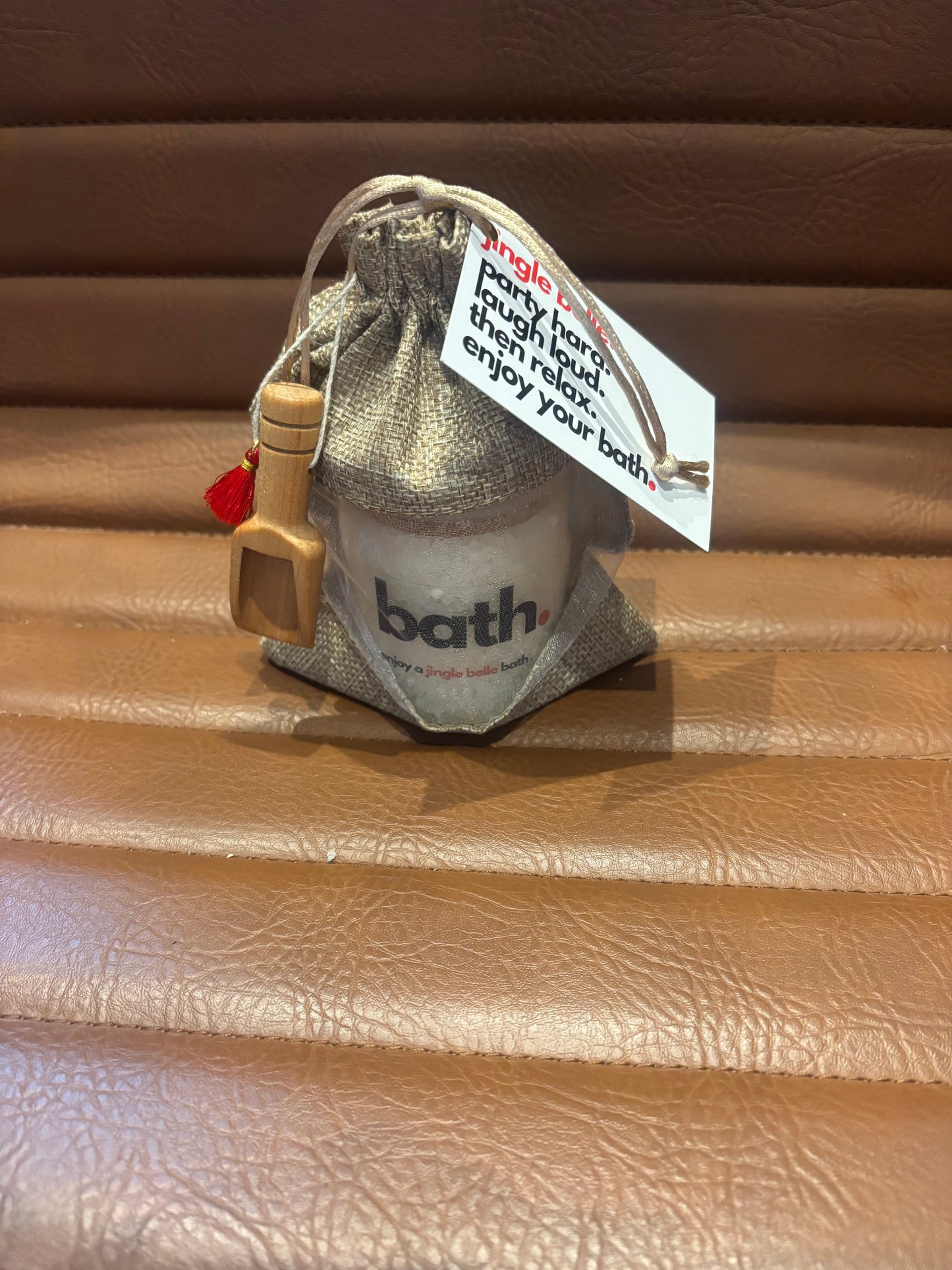 bath.jar